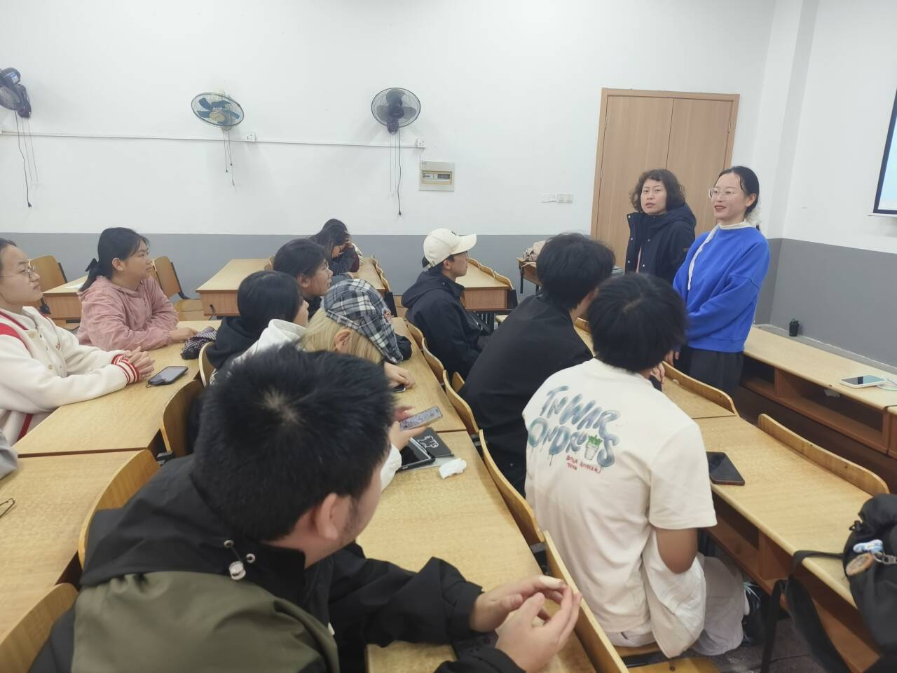 <strong>立足期中复盘 深耕育人实效 ——土木与安全工程学院2024级给排水科学与工程专业召开期中教学工作专题会议</strong>