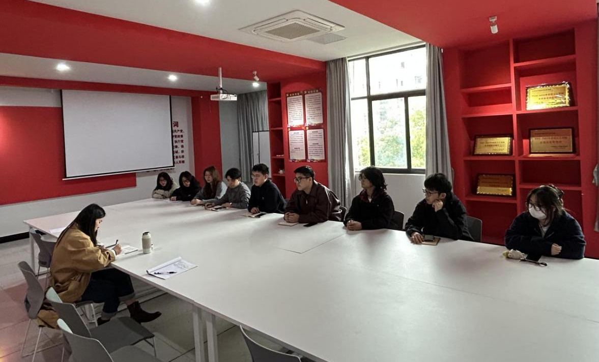 <strong>畅通师生沟通，凝聚育人合力——艺术设计学院召开2026年春季学期学生座谈会</strong>