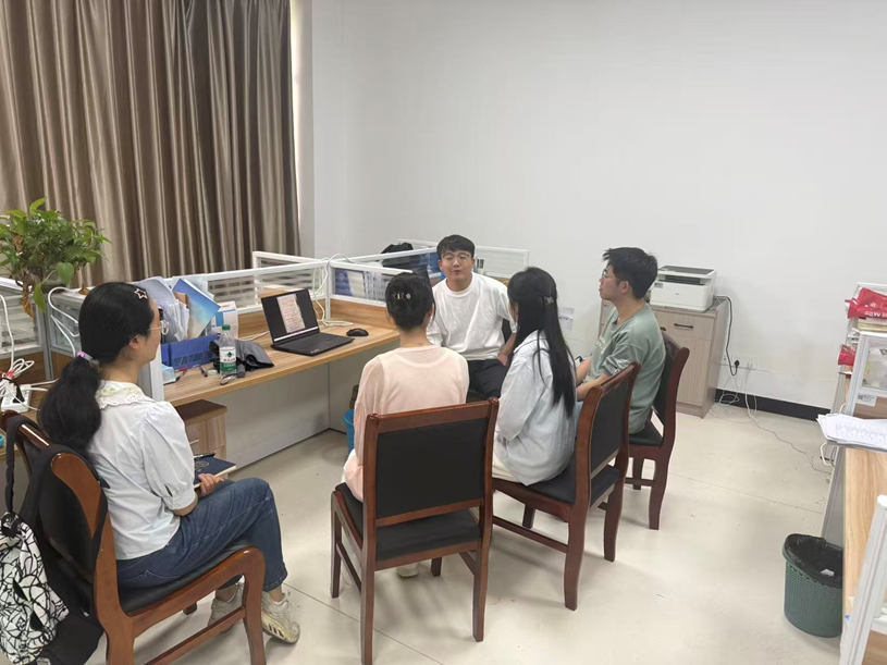 人工智能教研室召开教师座谈会、开展毕业论文（设计）答辩秘书培训工作