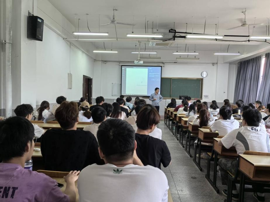 <strong>以梦为桨，研启新程 ——2023级新能源专业举办考研经验交流会</strong>