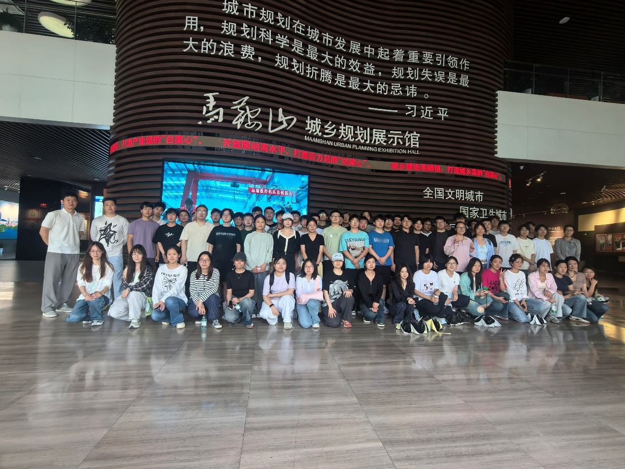 <strong>实地调研促认知   实践学习强专业 ——土木与安全工程学院2024级交通工程专业认识实习圆满完成</strong>