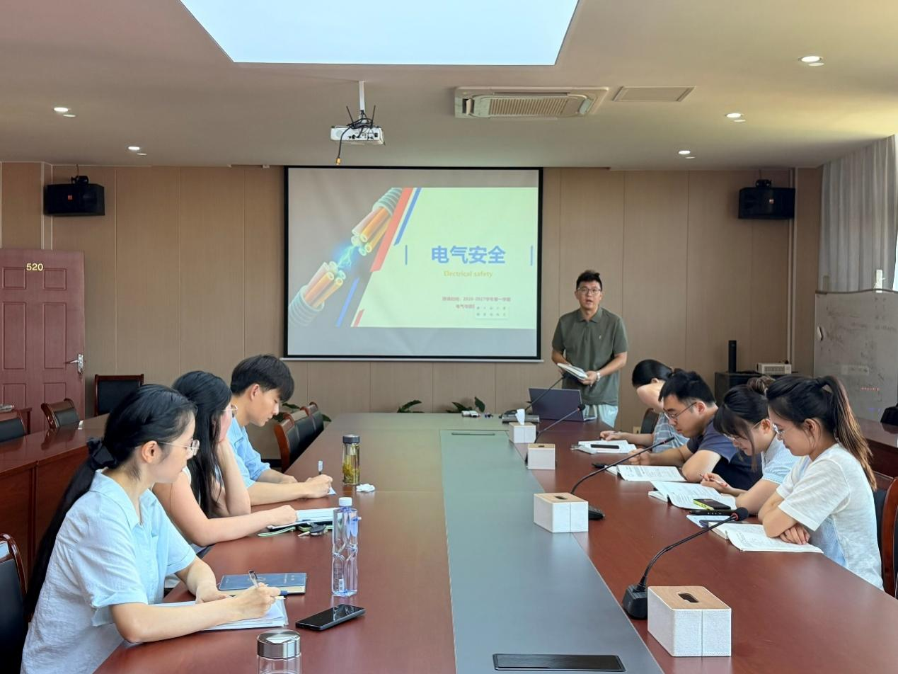 以试讲促提升 以磨课助成长——电气工程与电工电子教研室开展新教师新课联合试讲活动